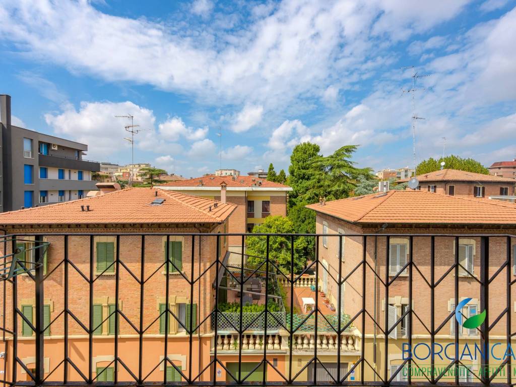 BALCONE CON VISTA PANORAMICA