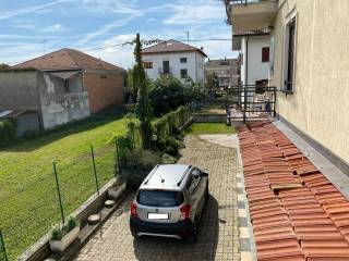 CORTILE/POSTO AUTO