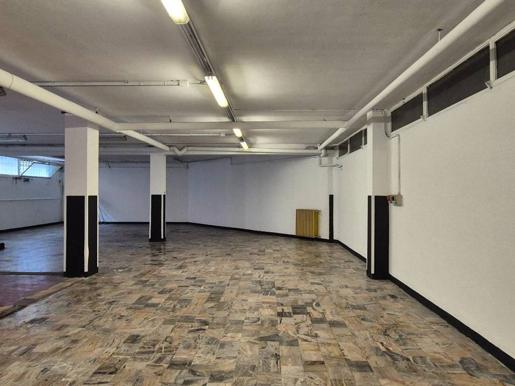 Magazzino - deposito via fratelli bandiera 25, centro, treviolo