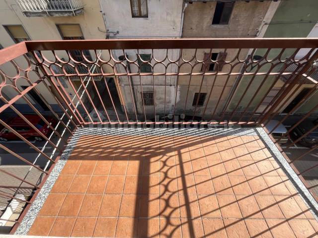 balcone su strada