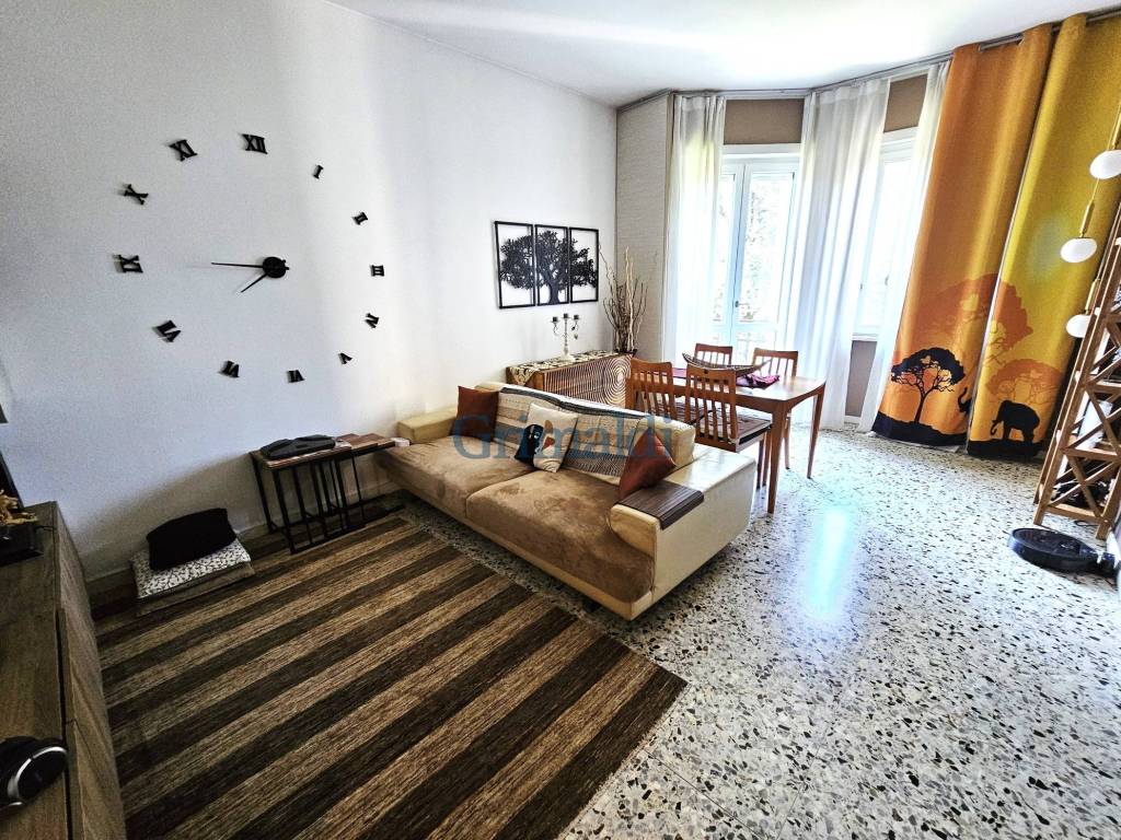 Vendita Appartamento Corbetta. Quadrilocale in via Monte Pasubio. Buono ...