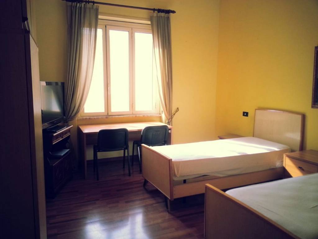 Stanza singola via genova 25, pescara
