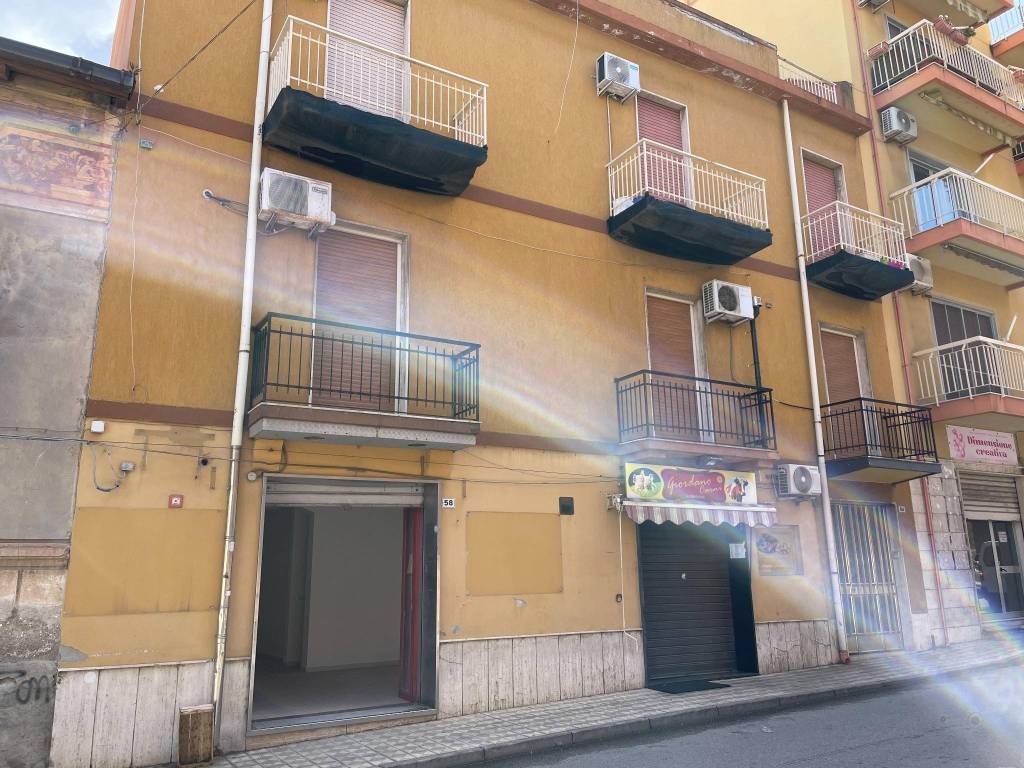 Locale commerciale via guglielmo marconi 54, centro, villa san giovanni