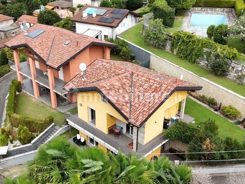 Vendita Villa unifamiliare in via al Motto Verbania. Ottimo stato, posto auto, con terrazza, riscaldamento autonomo, 196 m², rif. 114751931 #finsubito richiedi mutuo fino 100%