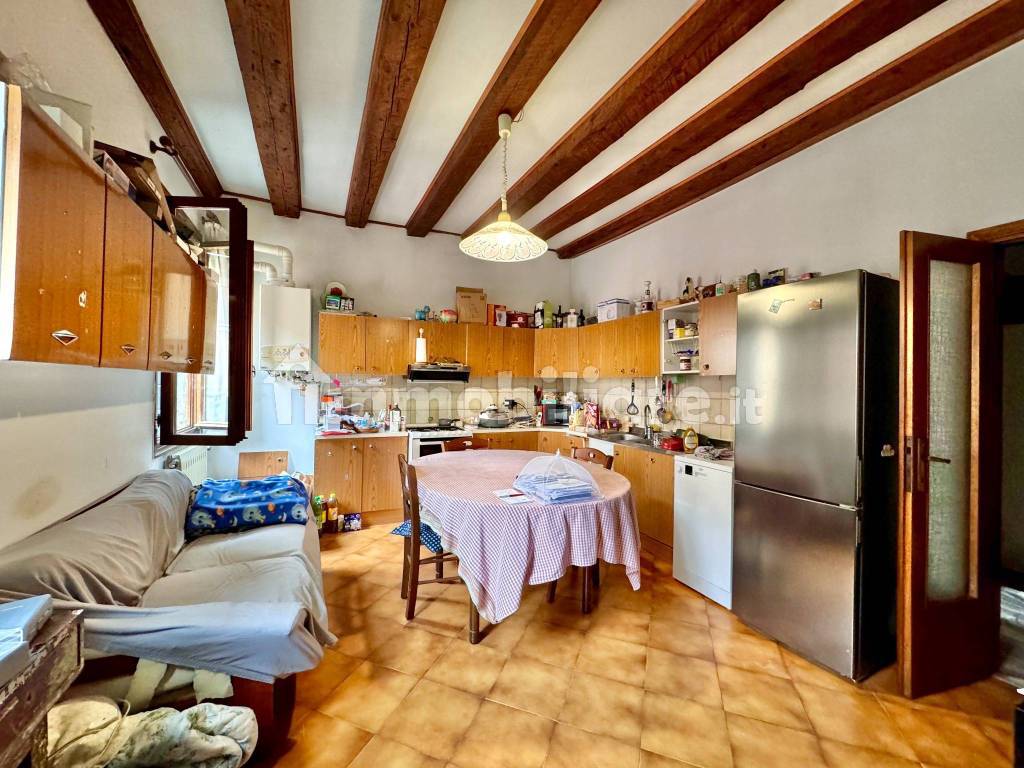 SALA CON CUCINA