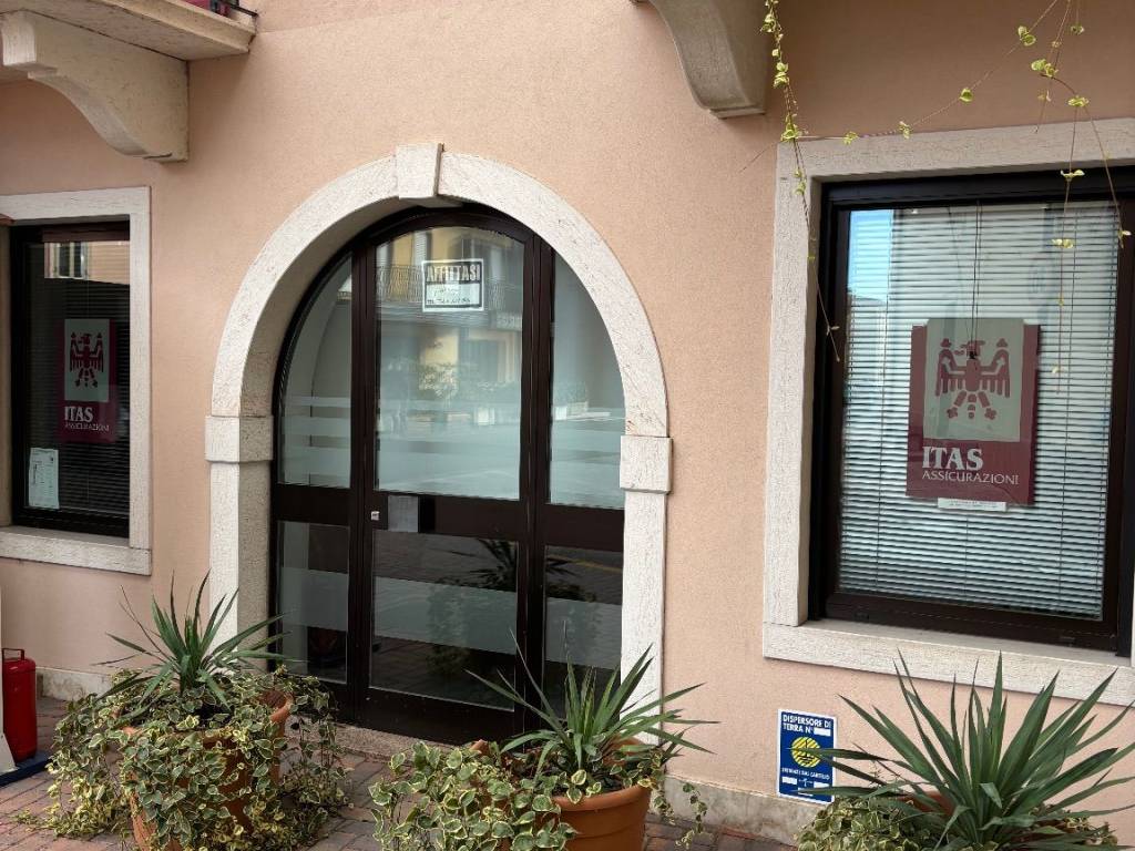 Ufficio - studio piazza san rocco 3, san rocco, roverè veronese
