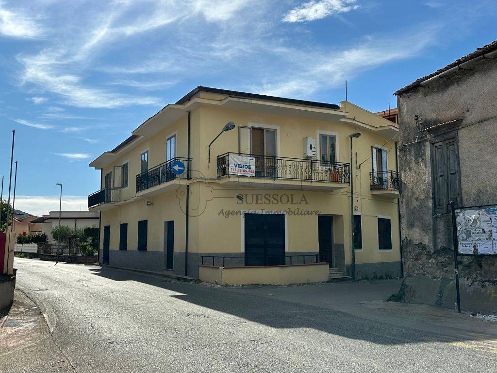 Terratetto plurifamiliare 375 m², centro, san felice a cancello