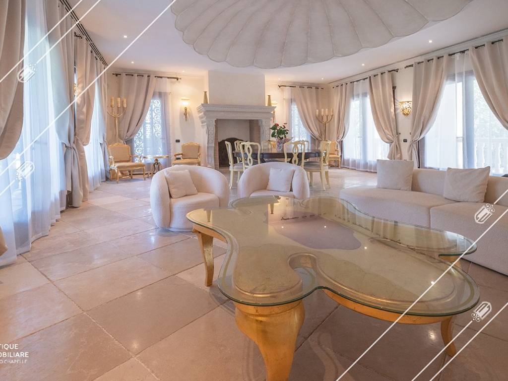 Salone