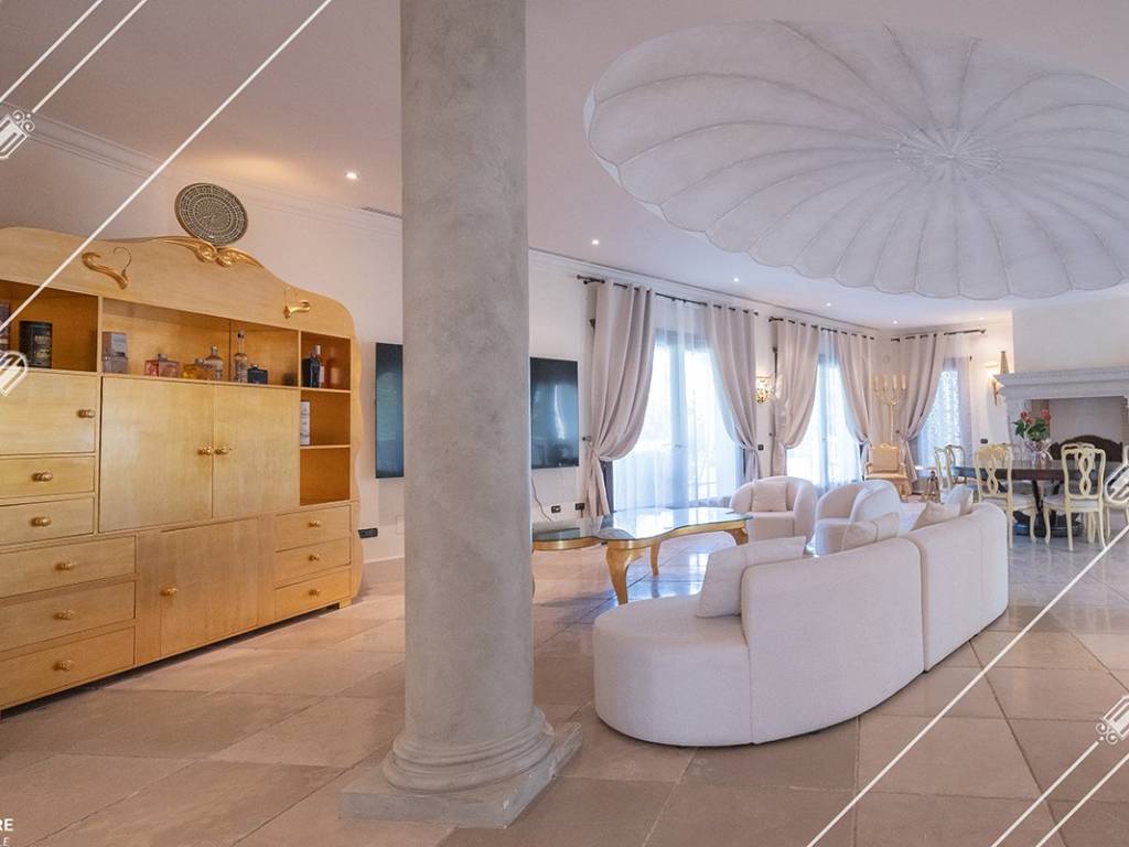 Salone