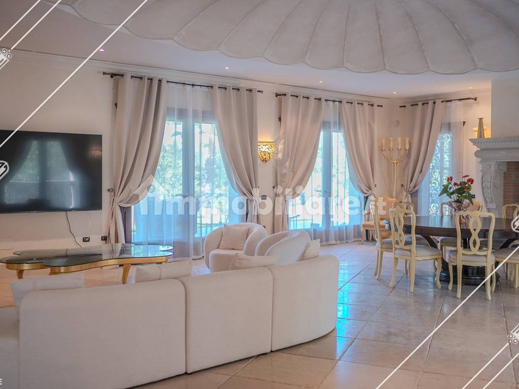 Salone