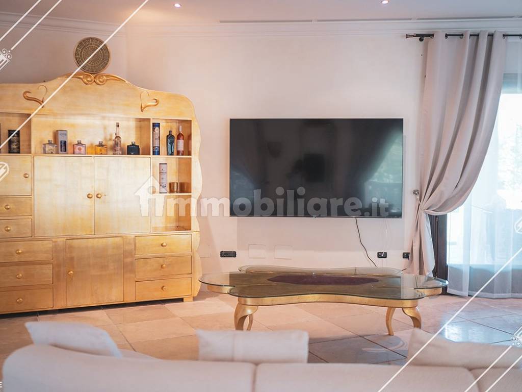 Salone