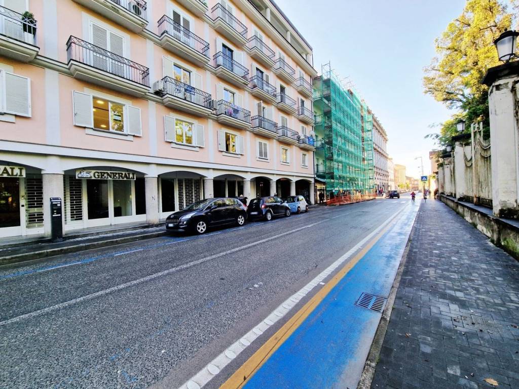 Locale commerciale corso pietro giannone, 64, corso trieste, caserta