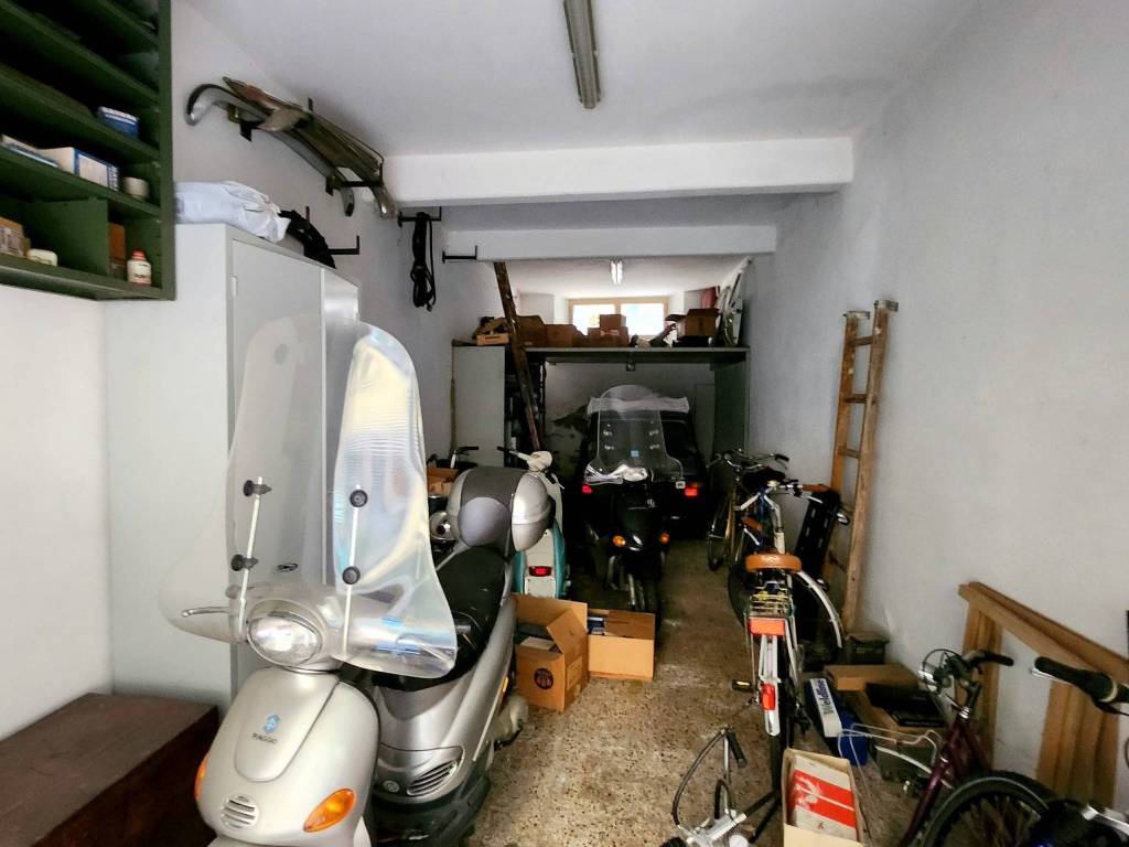Garage - box via marcello malpighi, leopoldo - vittorio emanuele - statuto, firenze