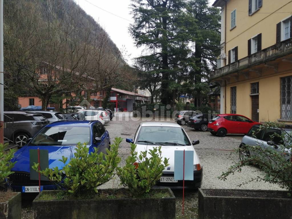 Locale commerciale via Labiena 47, Laveno-Mombello, Rif. 114881097 ...