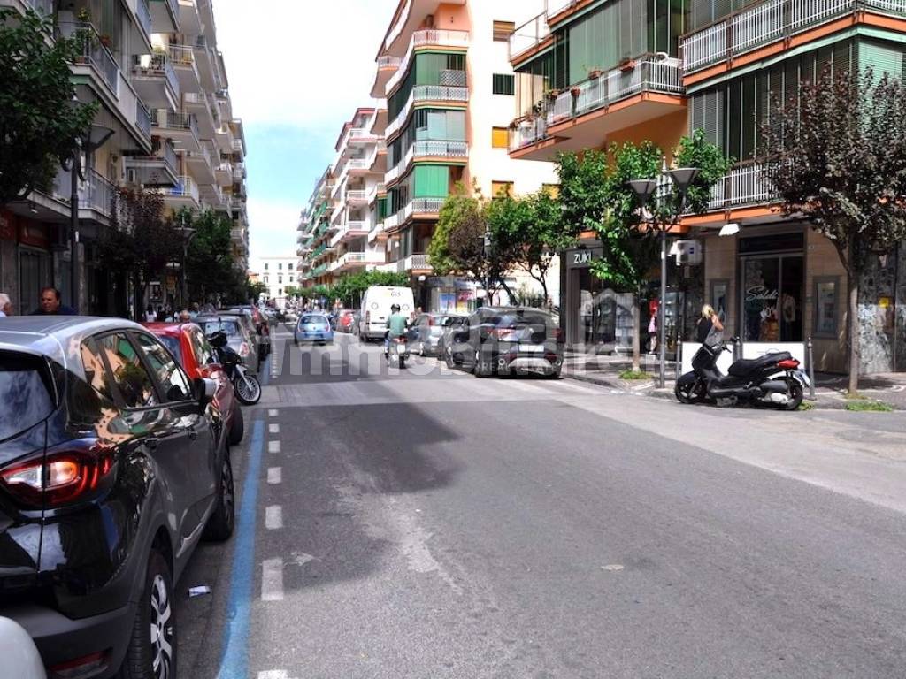 Negozio di abbigliamento via Leonardo da Vinci Portici Rif. 114885473 Immobiliare
