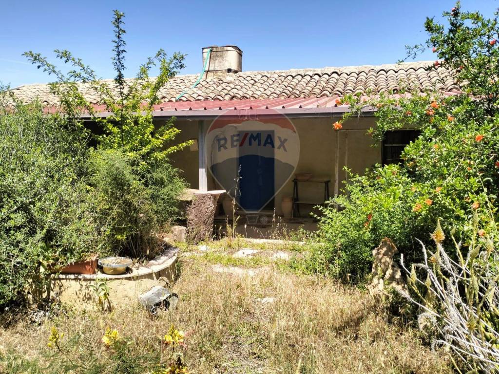 Villa unifamiliare cda renelle sn, caltagirone