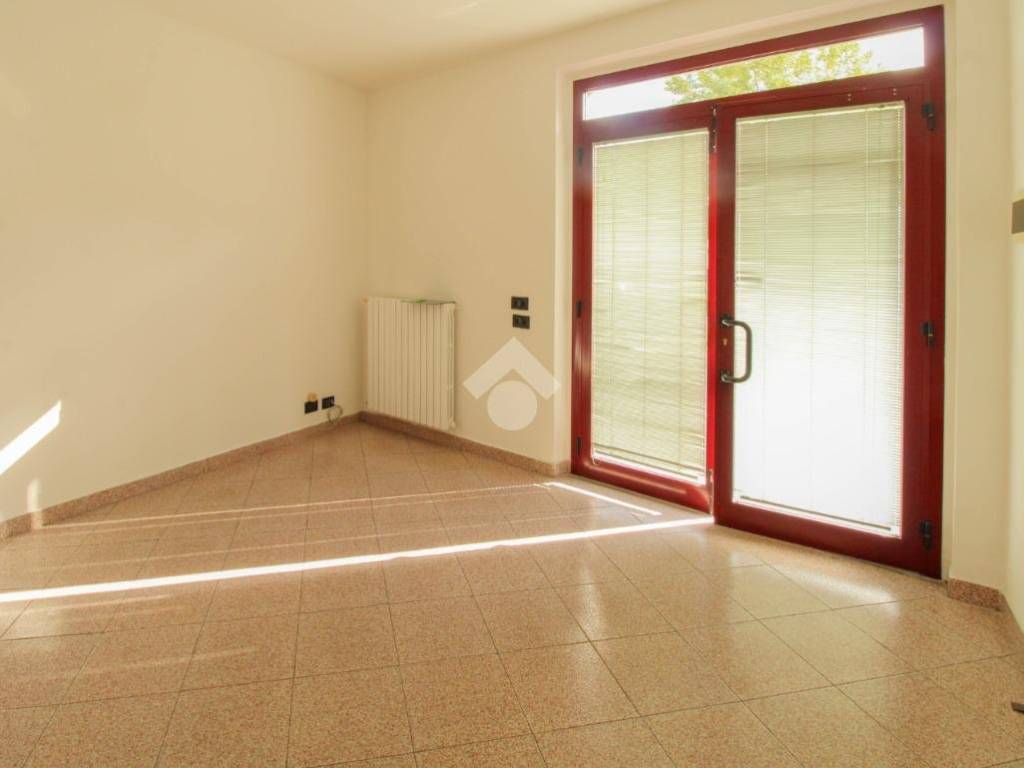 Locale commerciale vicolo gioacchino rossini 1, cazzago san martino calino, cazzago san martino