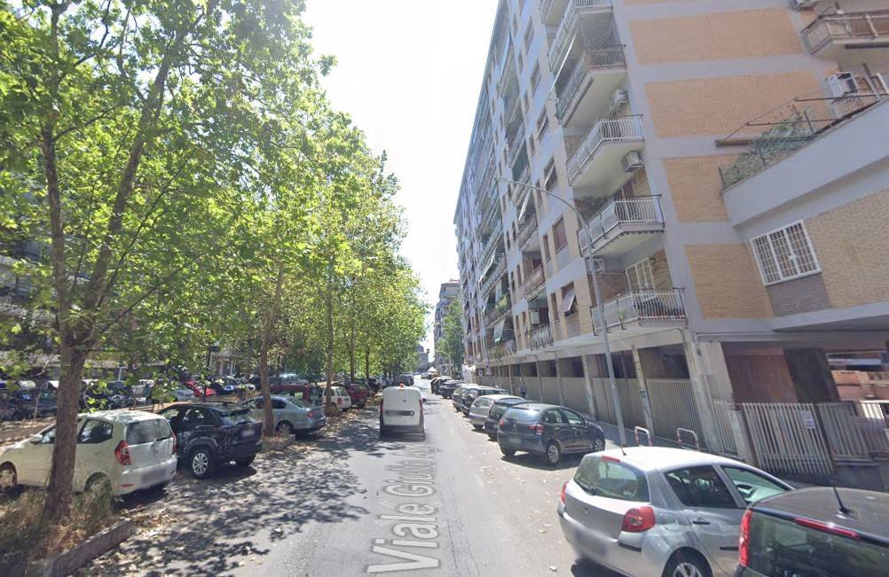 Stanza singola viale giulio agricola, roma