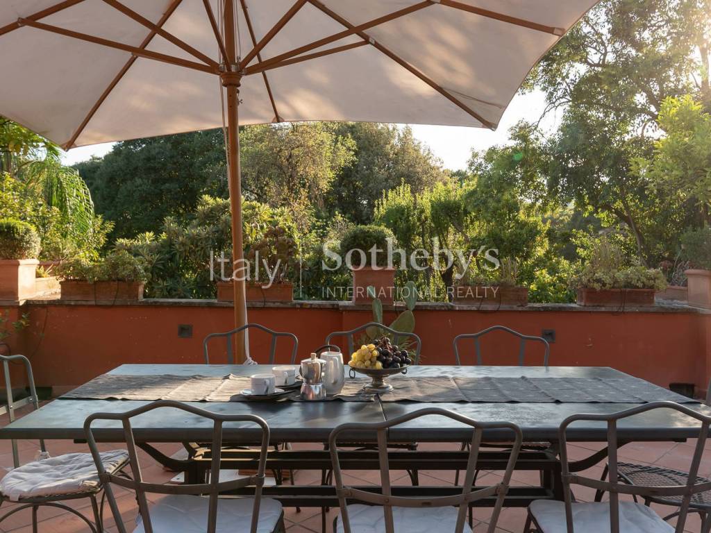 al fresco dining area