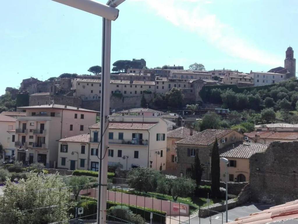 Trilocale via della torre, 30, castiglione paese, castiglione della pescaia