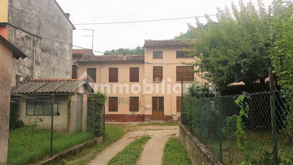 Casa indipendente in vendita a Montecchio Maggiore