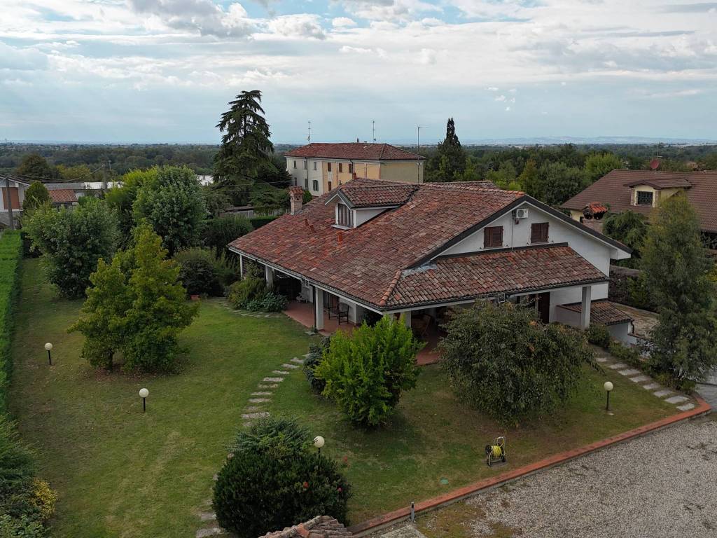 Villa unifamiliare, ottimo stato, 130 m², centro, carbonara scrivia