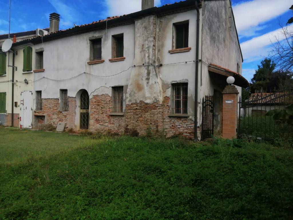 Terratetto plurifamiliare via della pesca 4, san bartolomeo, ferrara