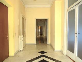 Appartamento via Durini, Borgogna - Largo Augusto, Milano