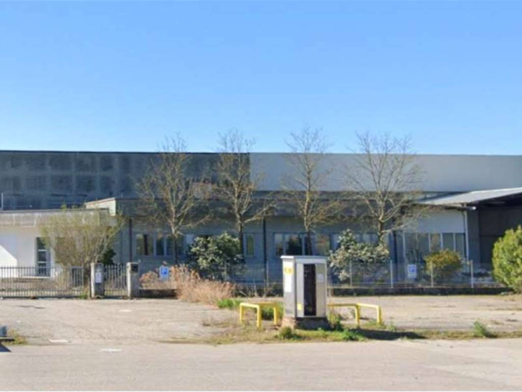 Capannone via dell'industria, frazioni nord, cento