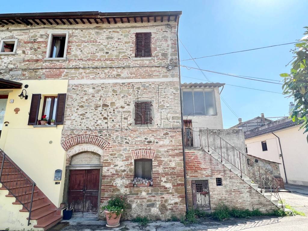 Appartamento via enrico fermi, san leo, anghiari