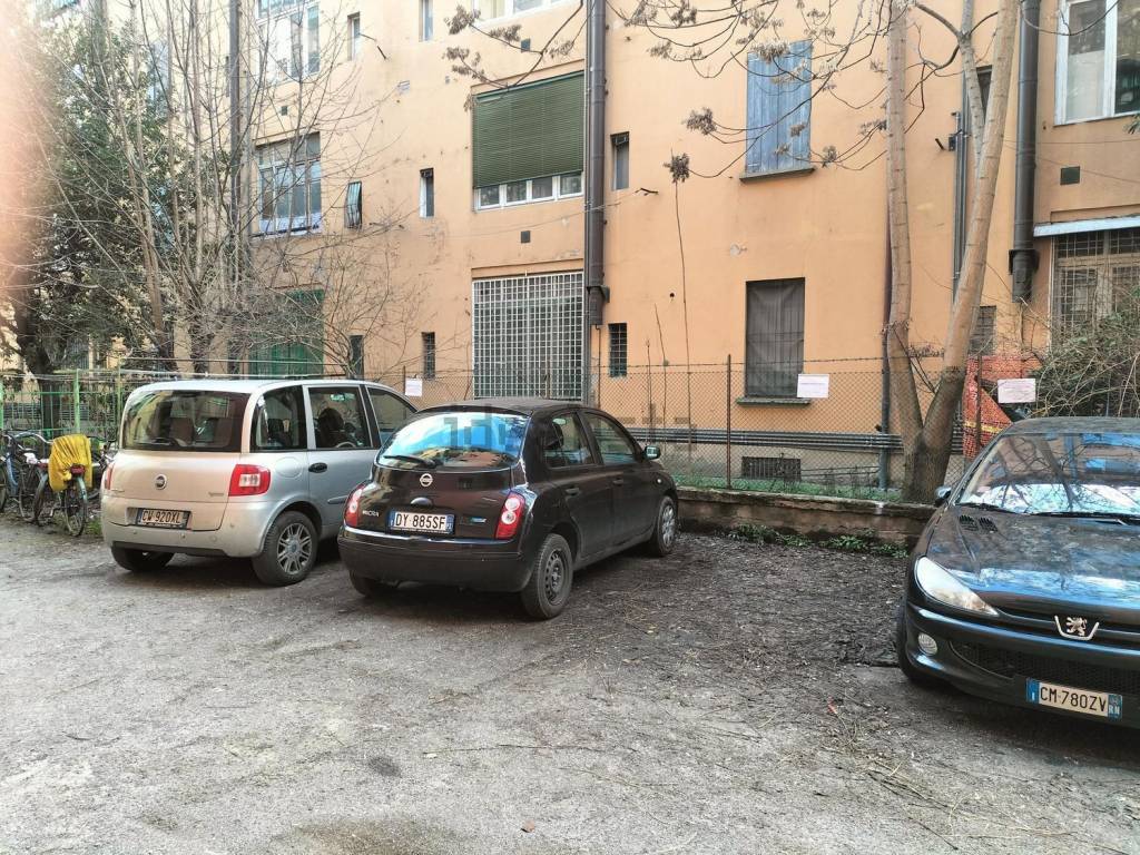 Posto auto - moto via aristotele fioravanti 5, bolognina, bologna