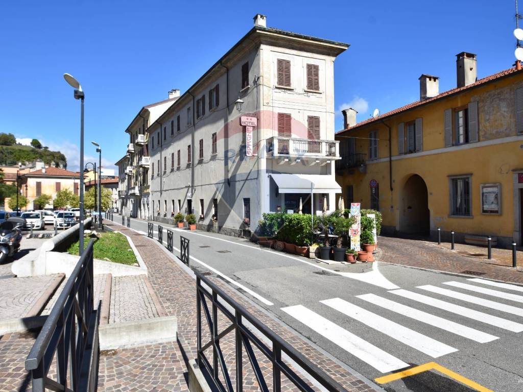 Albergo via san carlo 10, centro, arona