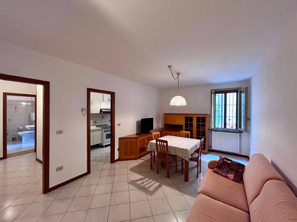 Trilocale via gabrio casati, centro, correggio