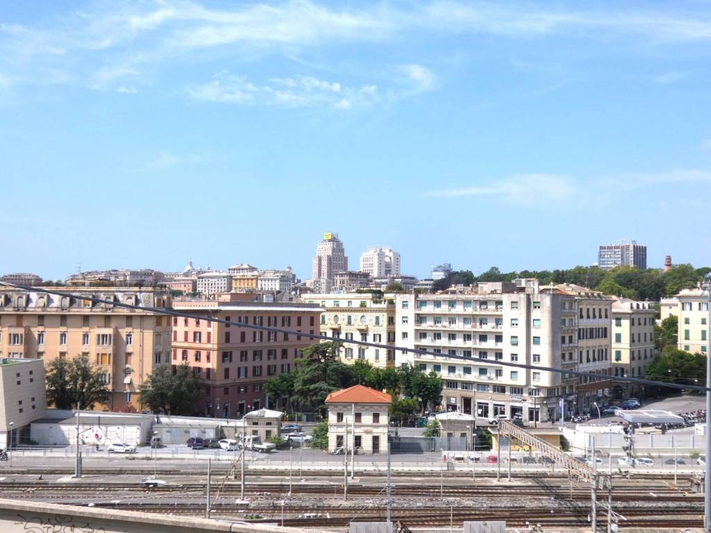 Quadrilocale via di montesano, manin, genova