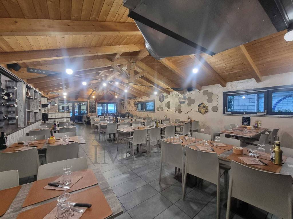 Attività commerciale passeggiata g. oberdan 23, centro città, ventimiglia