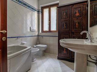 Bagno Finestrato con Vasca_V1