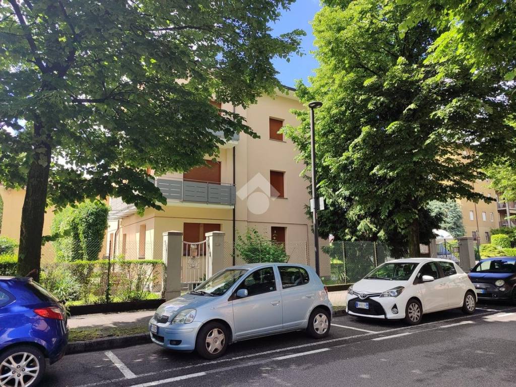 Trilocale viale betelli 43, centro, sforzatica, dalmine