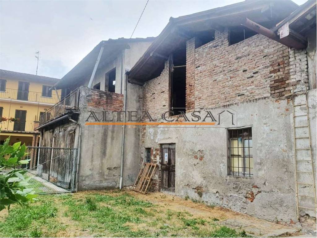 Rustico, da ristrutturare, 60 m², levate