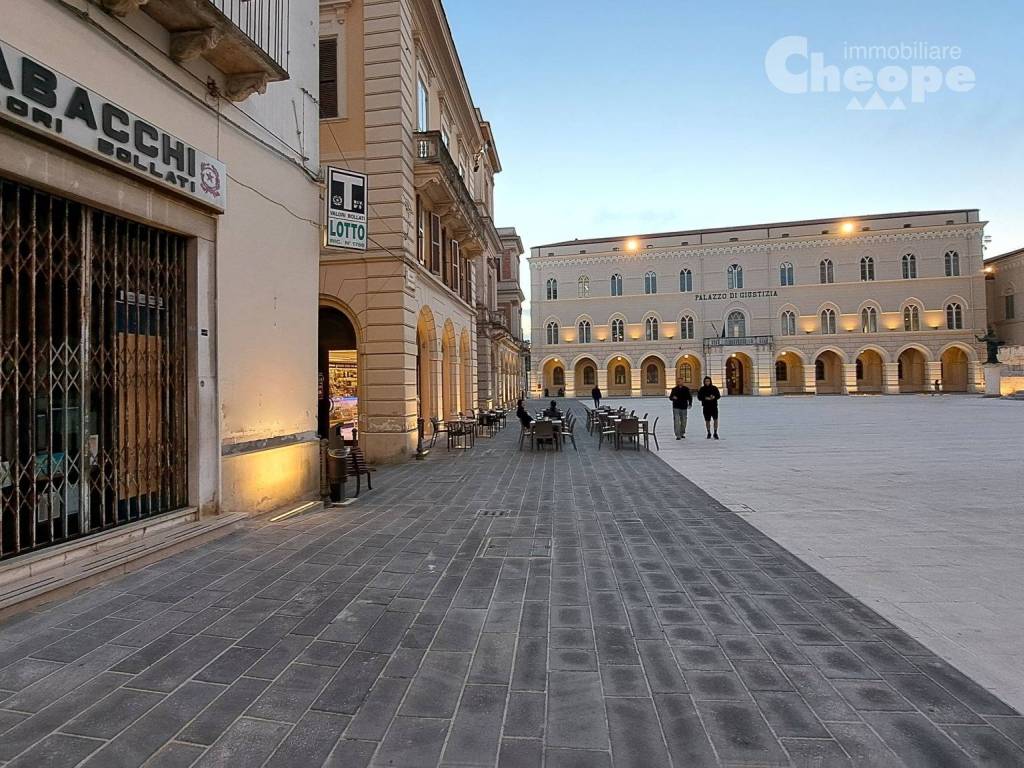 Locale commerciale piazza san giustino 11, chieti città, chieti
