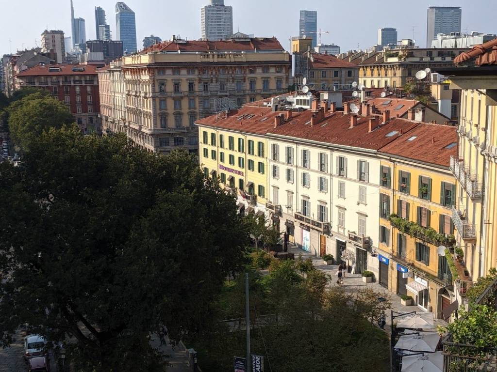 Locale commerciale piazza guglielmo oberdan, porta venezia, milano