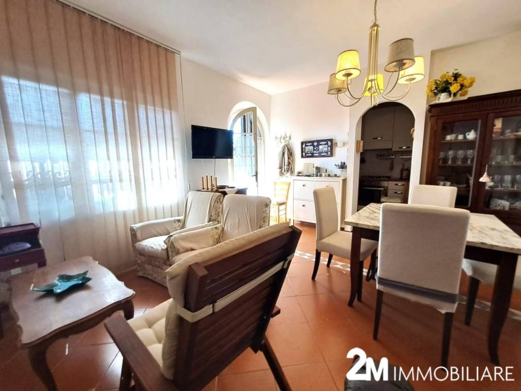 Villa a schiera 4 locali, ottimo stato, marina di massa centro, massa