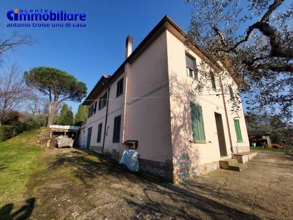 Villa bifamiliare via di riaffrico, montecatini-terme