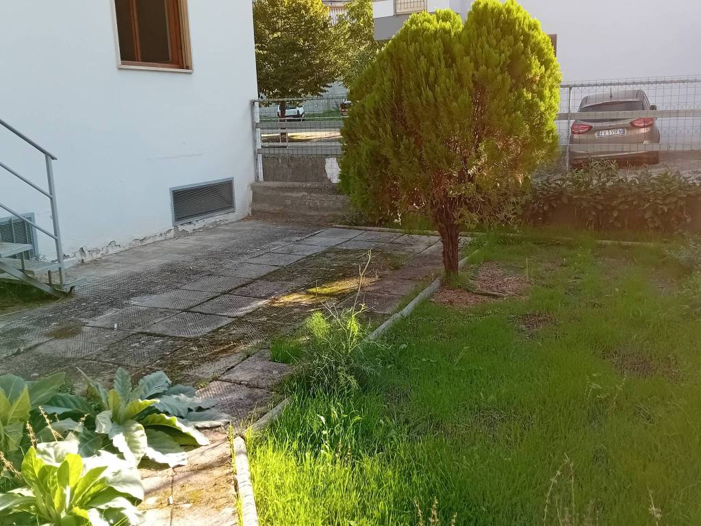 Trilocale via san vito 375, centro, tito
