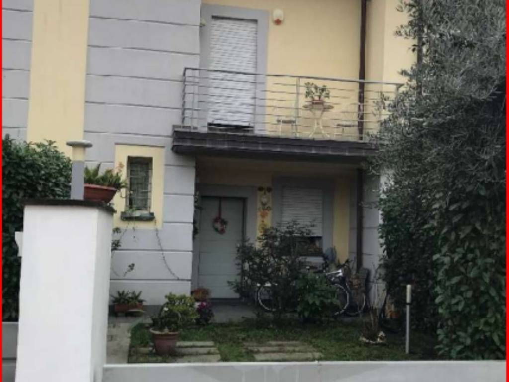 Villetta a schiera all'asta via gian lorenzo bernini 84/a9, pietrasanta