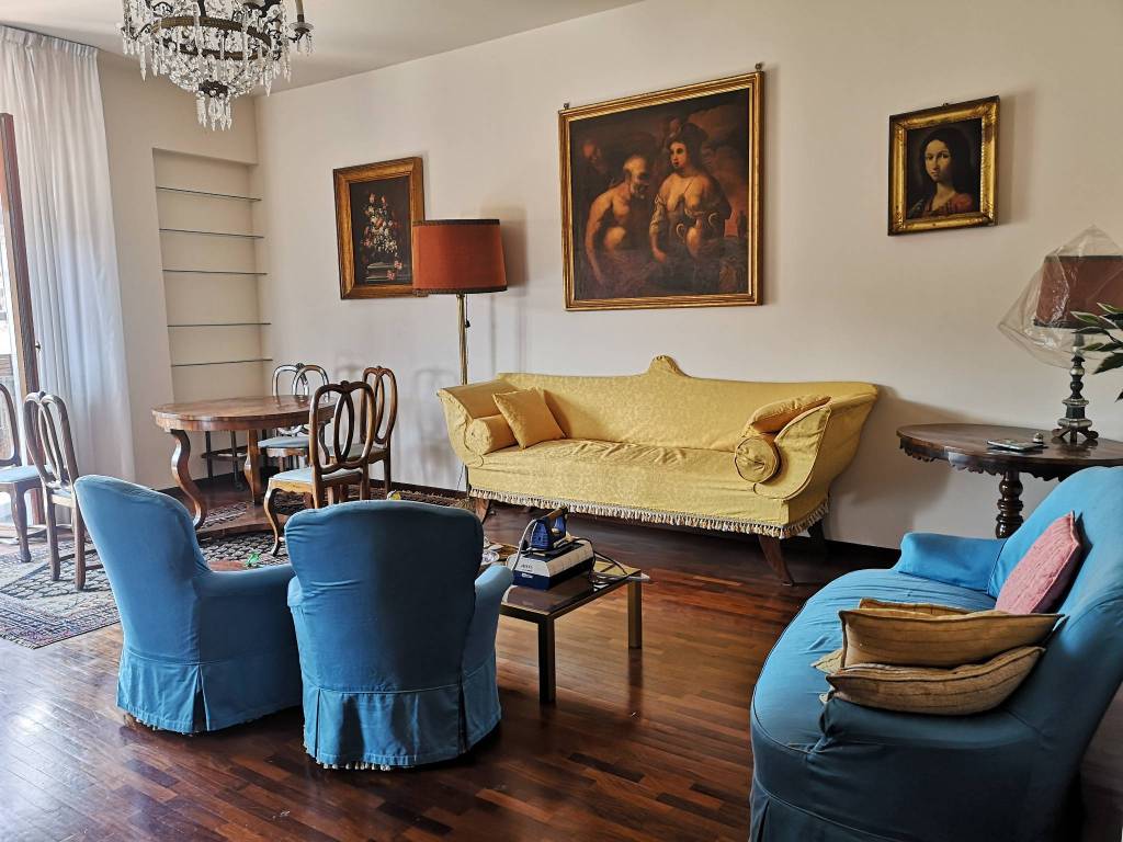 Appartamento da ristrutturare, quarto piano, adriatico, ancona