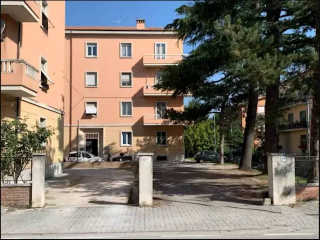 Quadrilocale viale ancona, parco hoffman, sportella marini, prato smeraldo, foligno