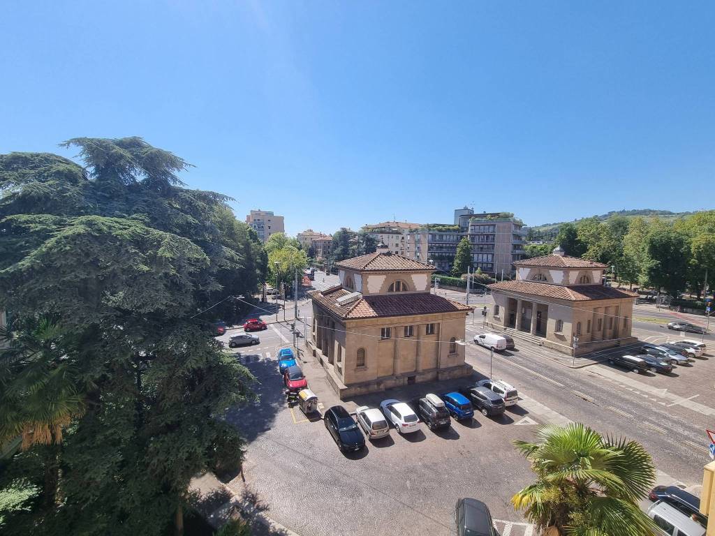 Quadrilocale piazza di porta santo stefano, santo stefano, bologna