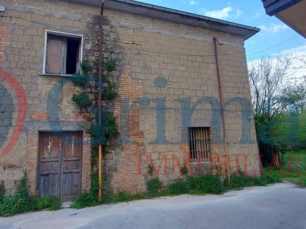 Villa unifamiliare contrada laurenzano, 5, centro storico, avellino