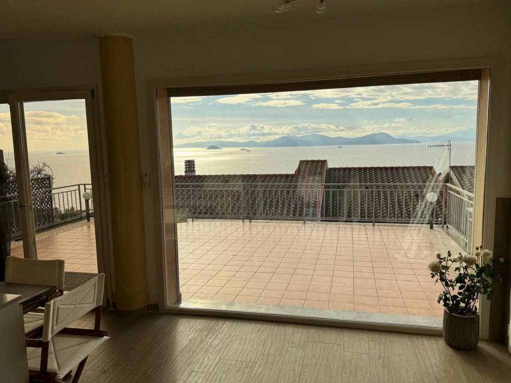 Villa a schiera 5 locali, ottimo stato, centro, piombino