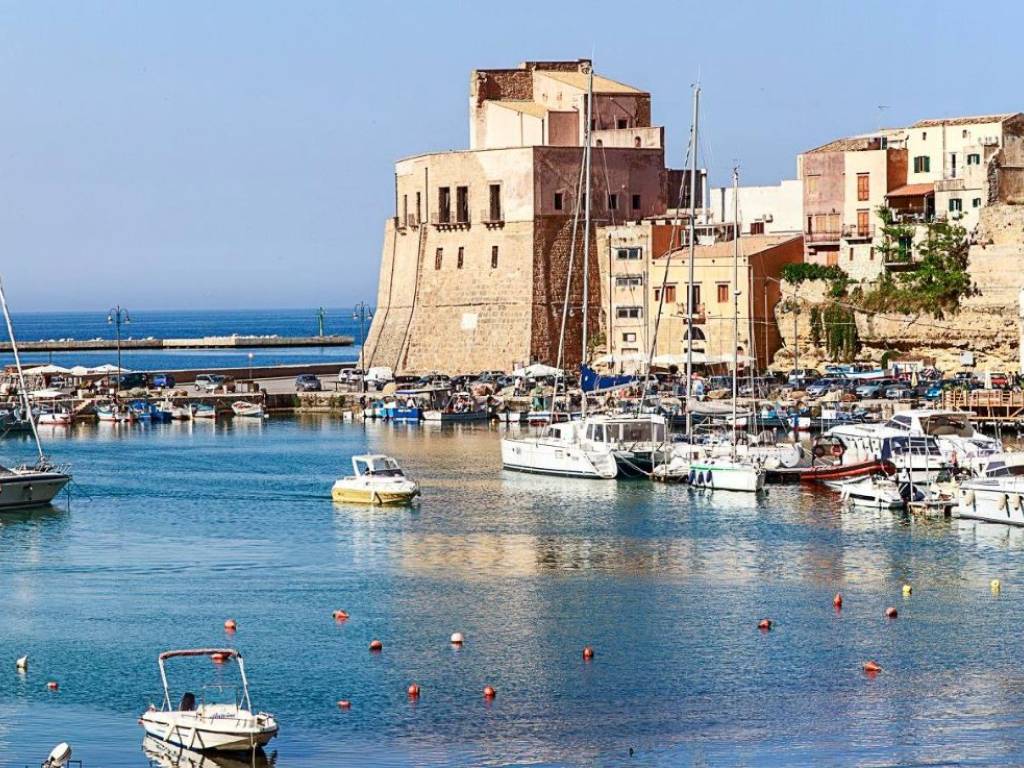 Attività commerciale via don leonardo zangara, centro, castellammare del golfo